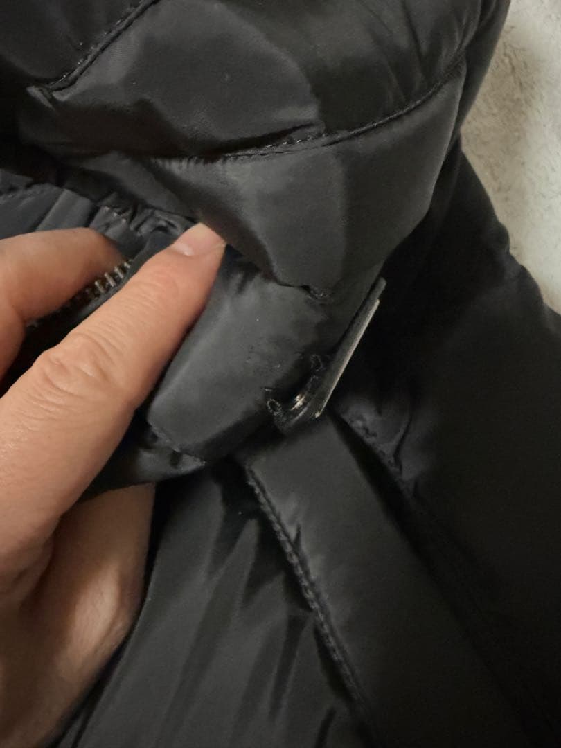 PRADA ブラック ダウンベスト