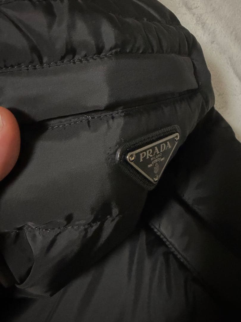 PRADA ブラック ダウンベスト