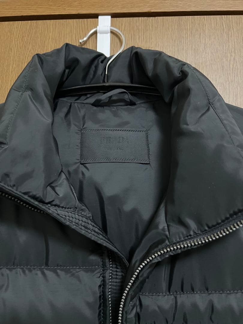 PRADA ブラック ダウンベスト