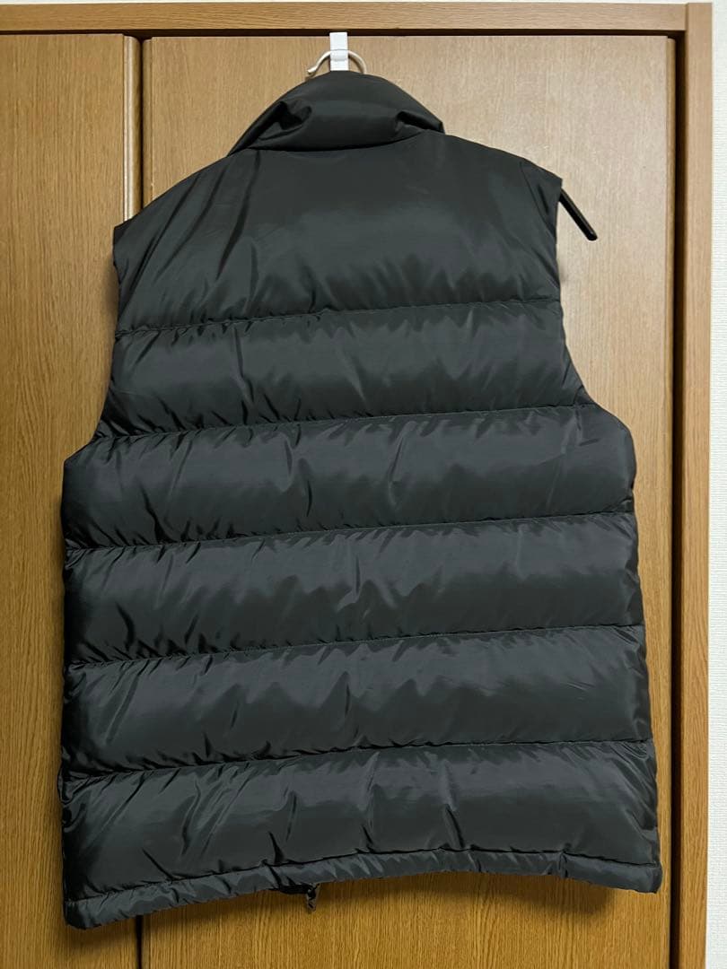 PRADA ブラック ダウンベスト