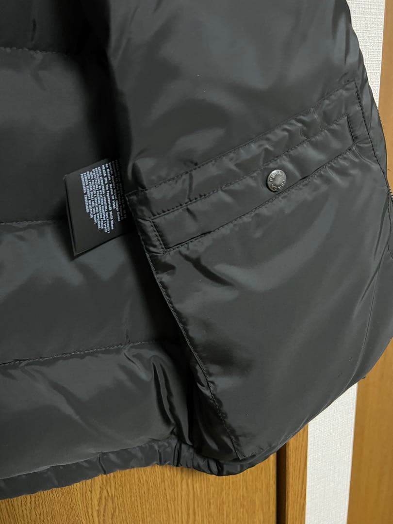 PRADA ブラック ダウンベスト