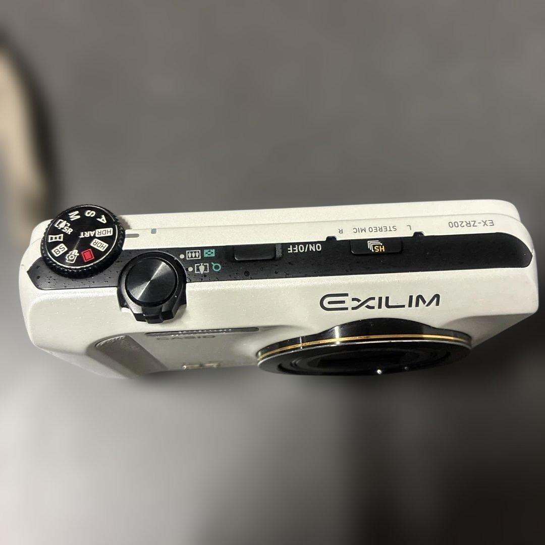 CASIO EXILIM EX-ZR200 ホワイト