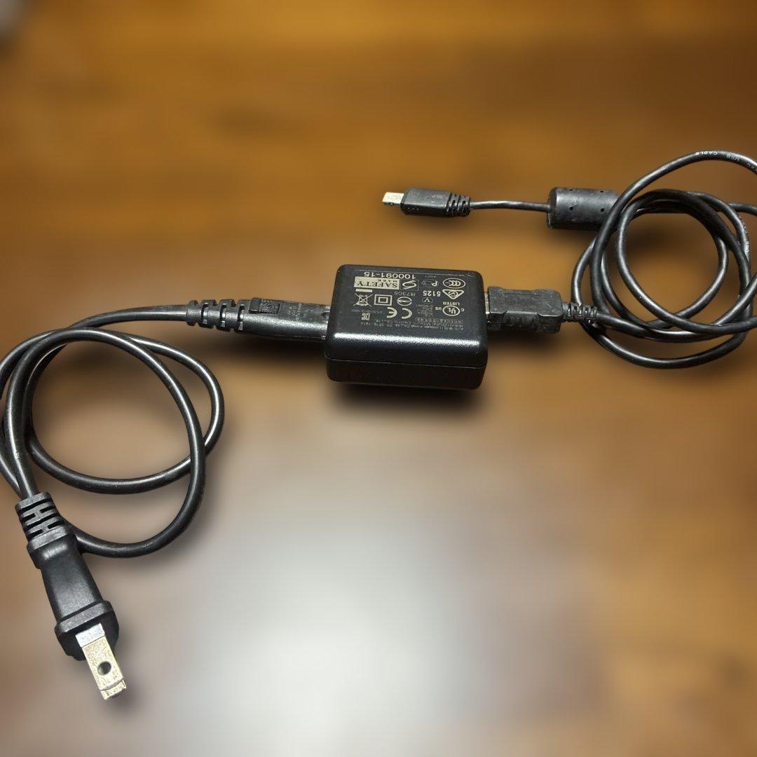 CASIO EXILIM EX-ZR200 ホワイト