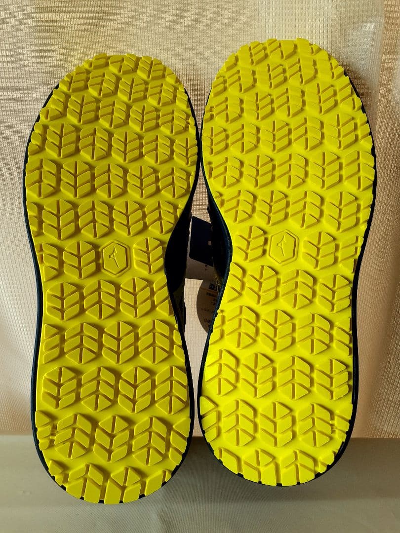 未使用タグ付き♪ ミズノ安全靴 ２６cmEEEネイビー×イエロー 人気カラー！