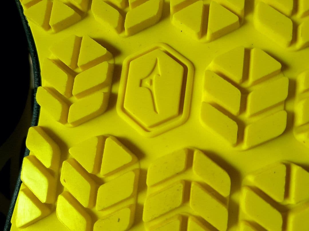 未使用タグ付き♪ ミズノ安全靴 ２６cmEEEネイビー×イエロー 人気カラー！