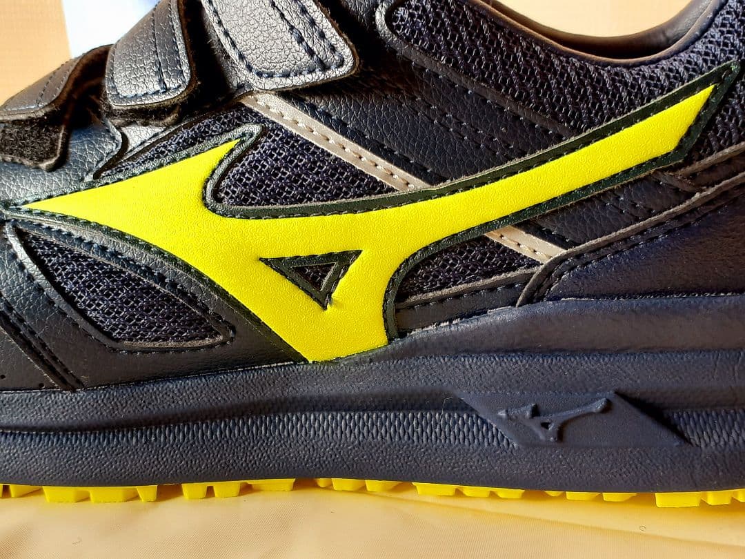 未使用タグ付き♪ ミズノ安全靴 ２６cmEEEネイビー×イエロー 人気カラー！