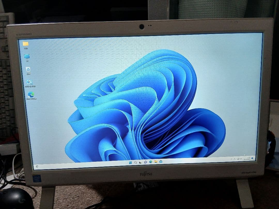 FUJITSUESPRIMO 一体型 W11無線、カメラ、ブルートウツ、オフイス