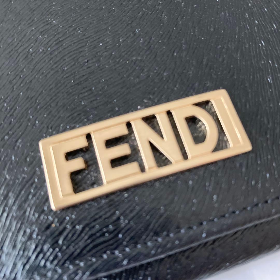 【未使用品 】FENDI フェンディ 二つ折り 長財布 黒 レザー 本革 刷毛目