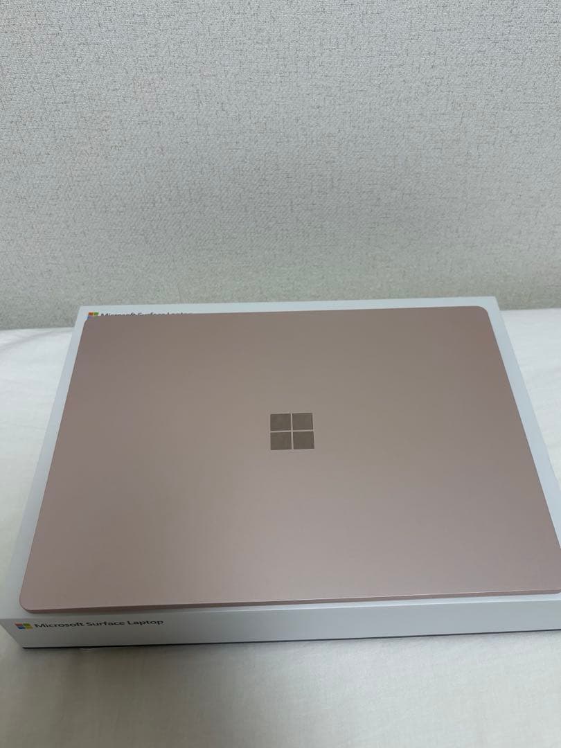 Microsoft Surface Laptop ピンク