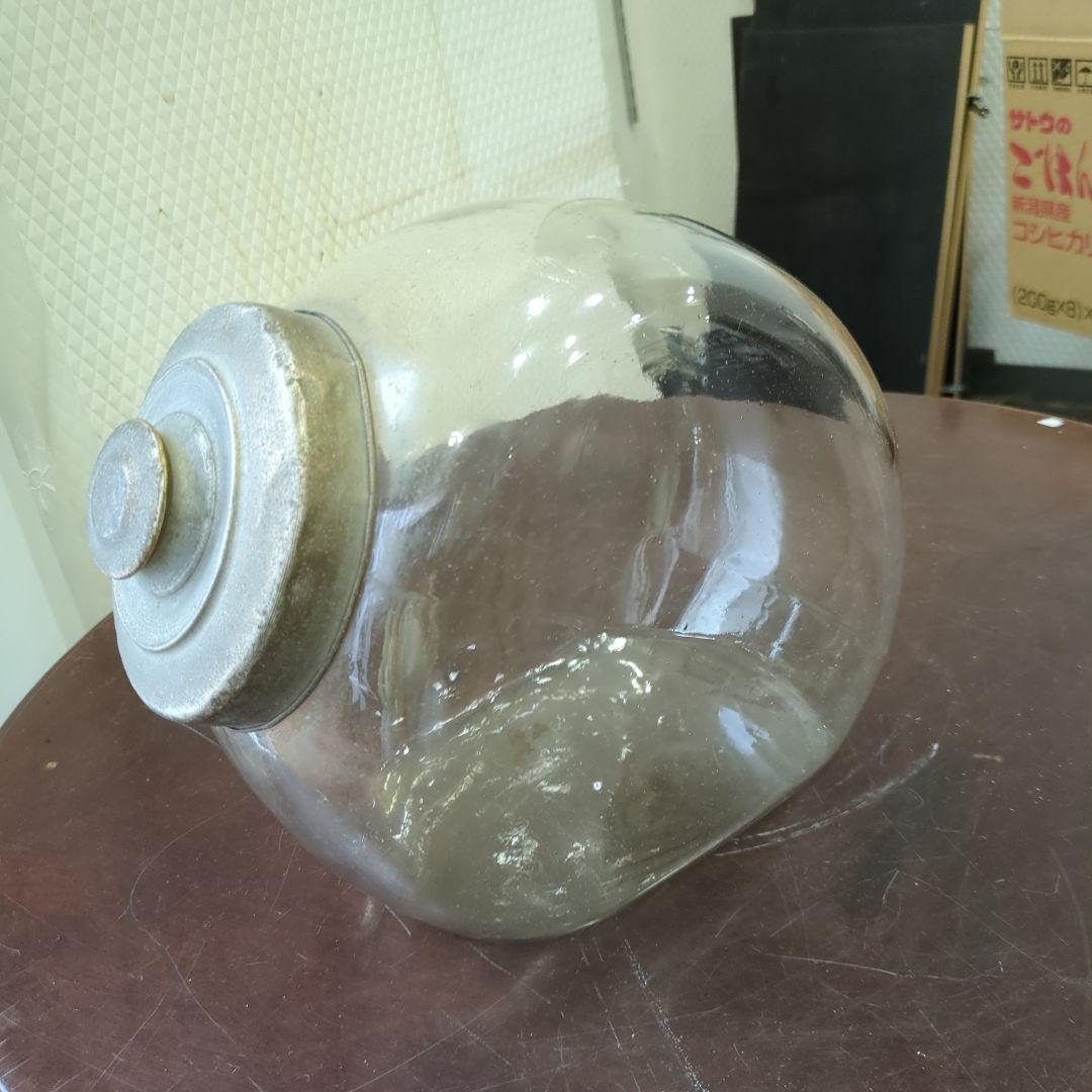 タマちゃん　骨董 猫瓶 ガラス製 丸型 容器 蓋付き 駄菓子屋