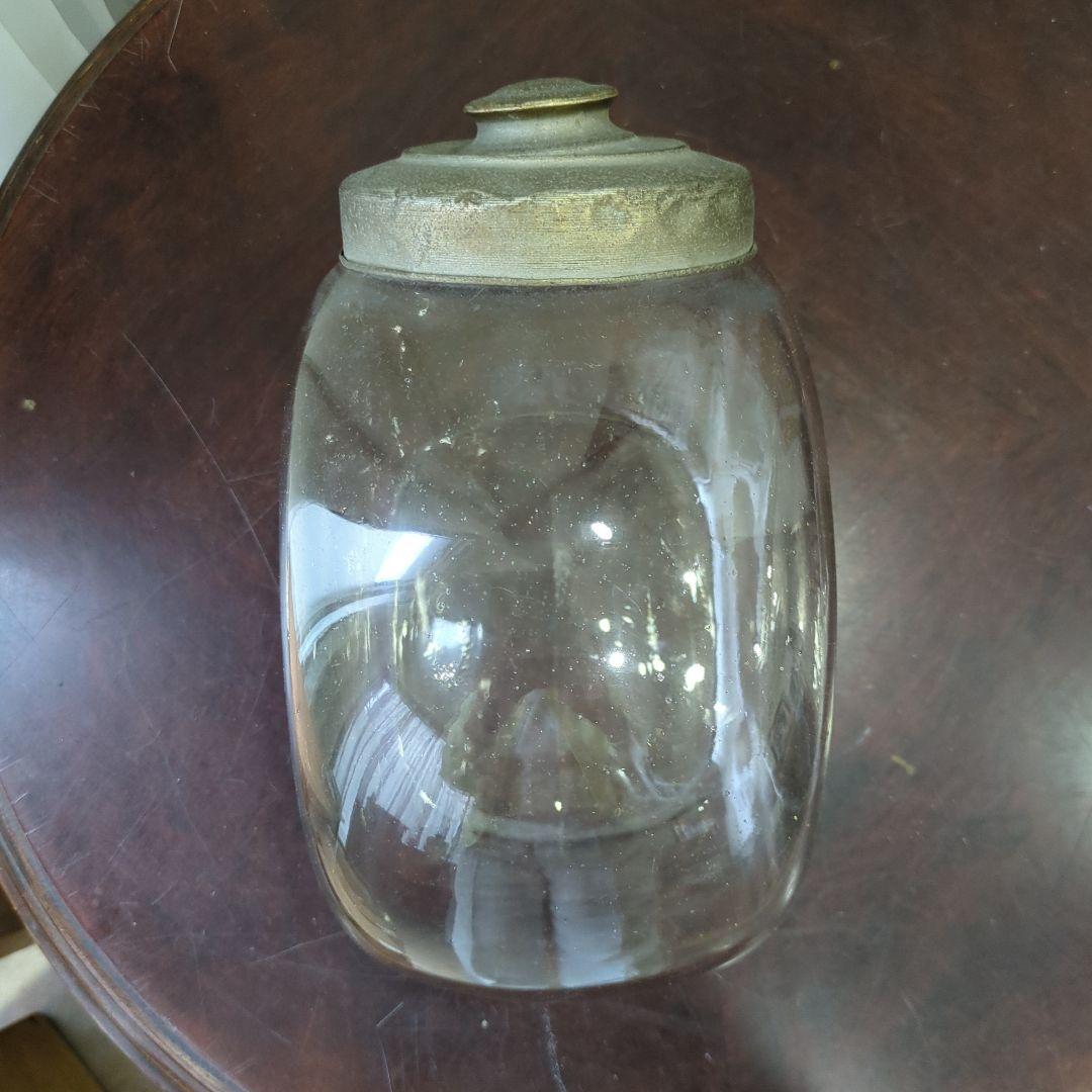 タマちゃん　骨董 猫瓶 ガラス製 丸型 容器 蓋付き 駄菓子屋