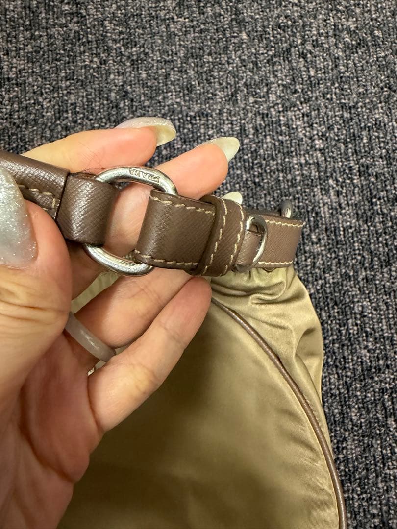 PRADA ナイロンショルダーバッグ ベージュ
