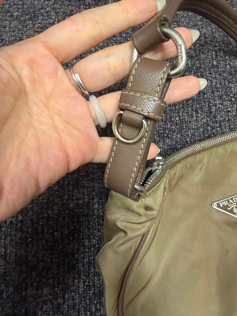 PRADA ナイロンショルダーバッグ ベージュ