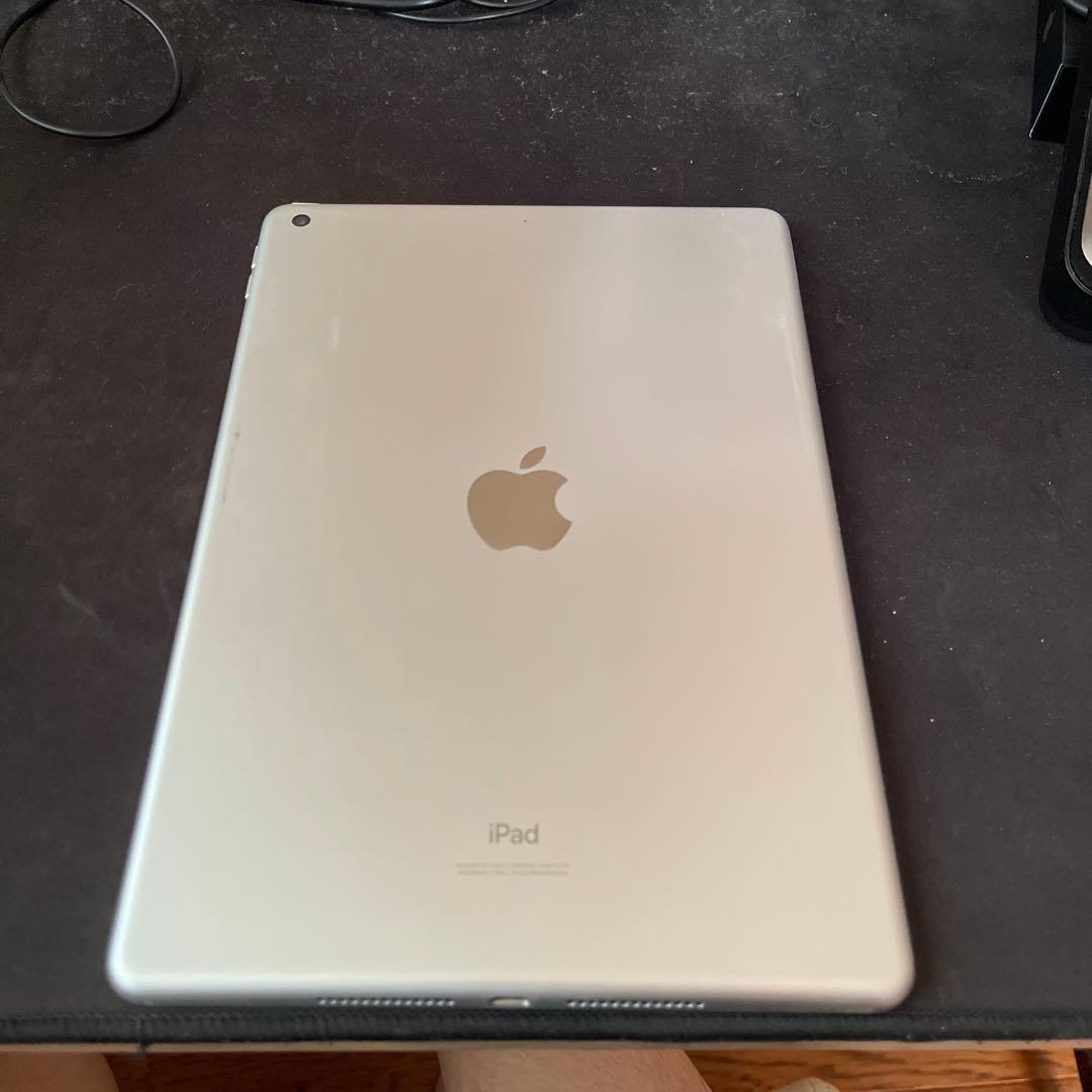 Apple iPad 第８世代 本体