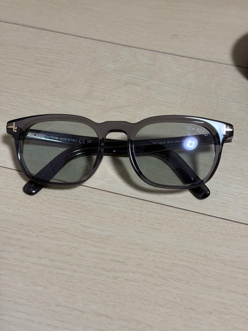 TOM FORD グレー サングラス ケース付き