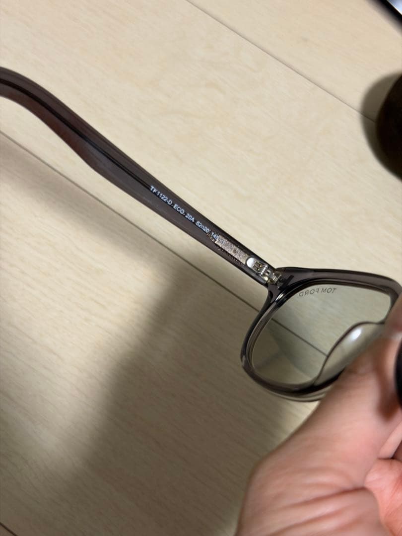 TOM FORD グレー サングラス ケース付き