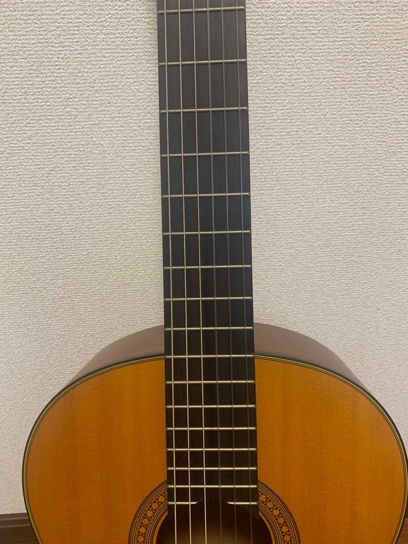 YAMAHA CG122MSクラシックギター、マホガニーバック、ケース付き。
