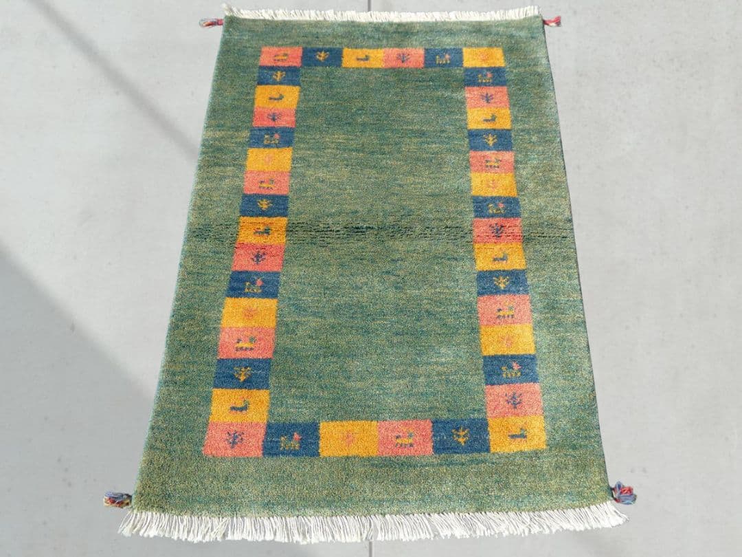 ⏰️半額以下⏰️　122×86cm　ギャッベ　ペルシャ絨毯　イラン産　手織り