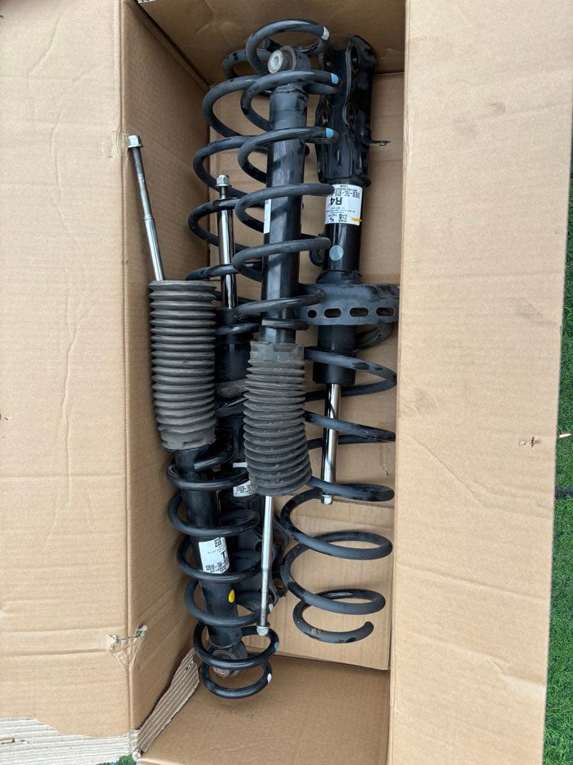 オデッセイrc4 純正サスペンションキット