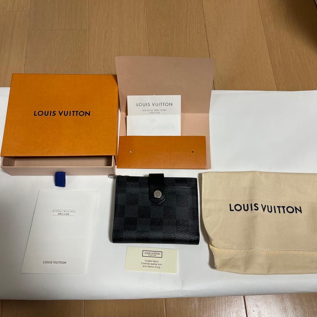 美品ルイヴィトン ミュルティ・ポルトカルト N60451 ダミエ　コンパクト財布