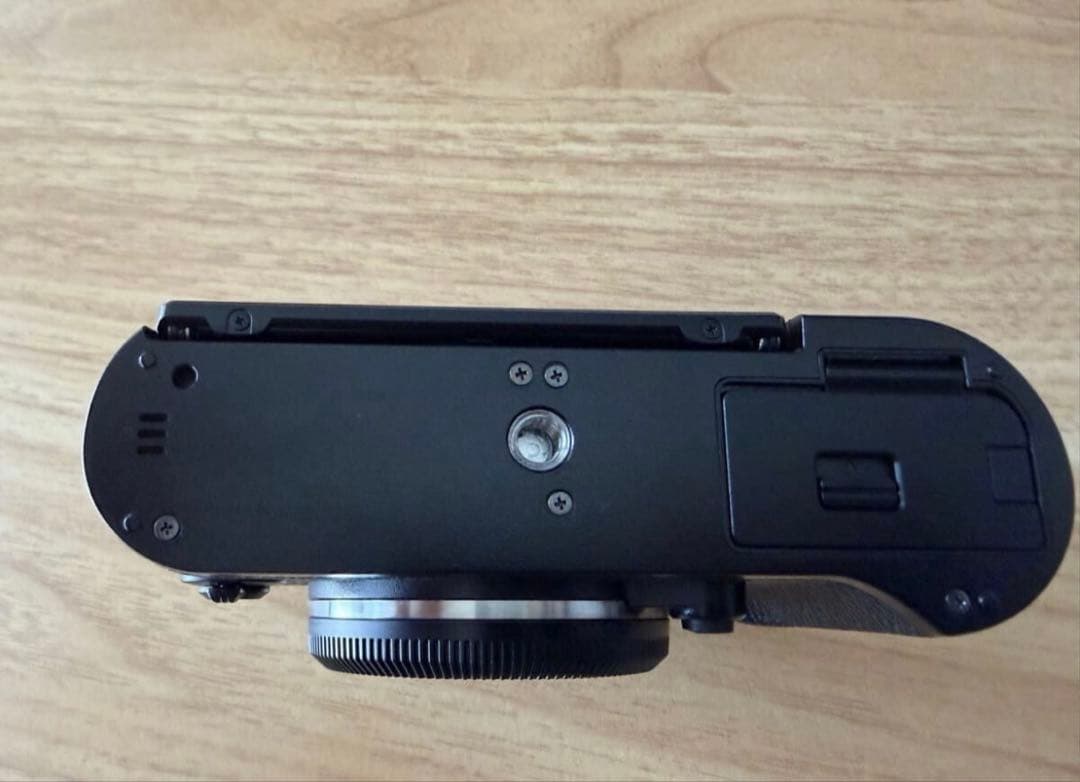 [新品同様] FUJIFILM XT50 + おまけ多数付き