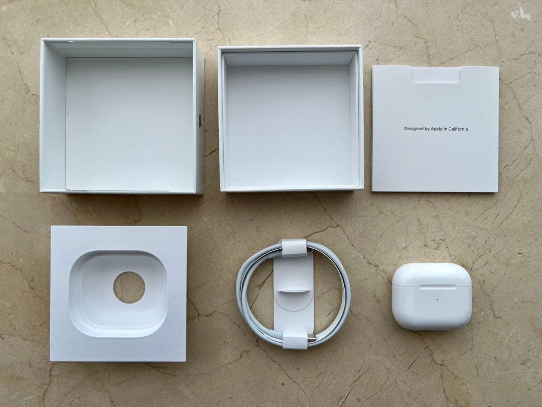 AirPods (第3世代) 本体、充電ケーブル付き