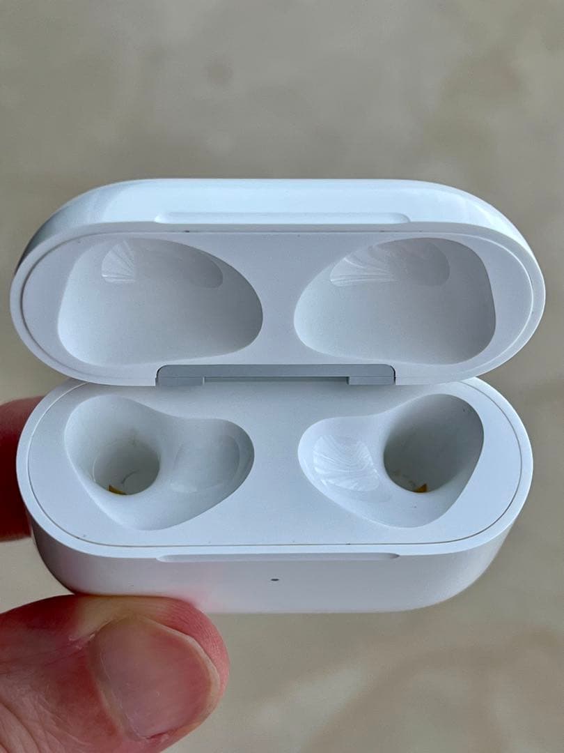 AirPods (第3世代) 本体、充電ケーブル付き