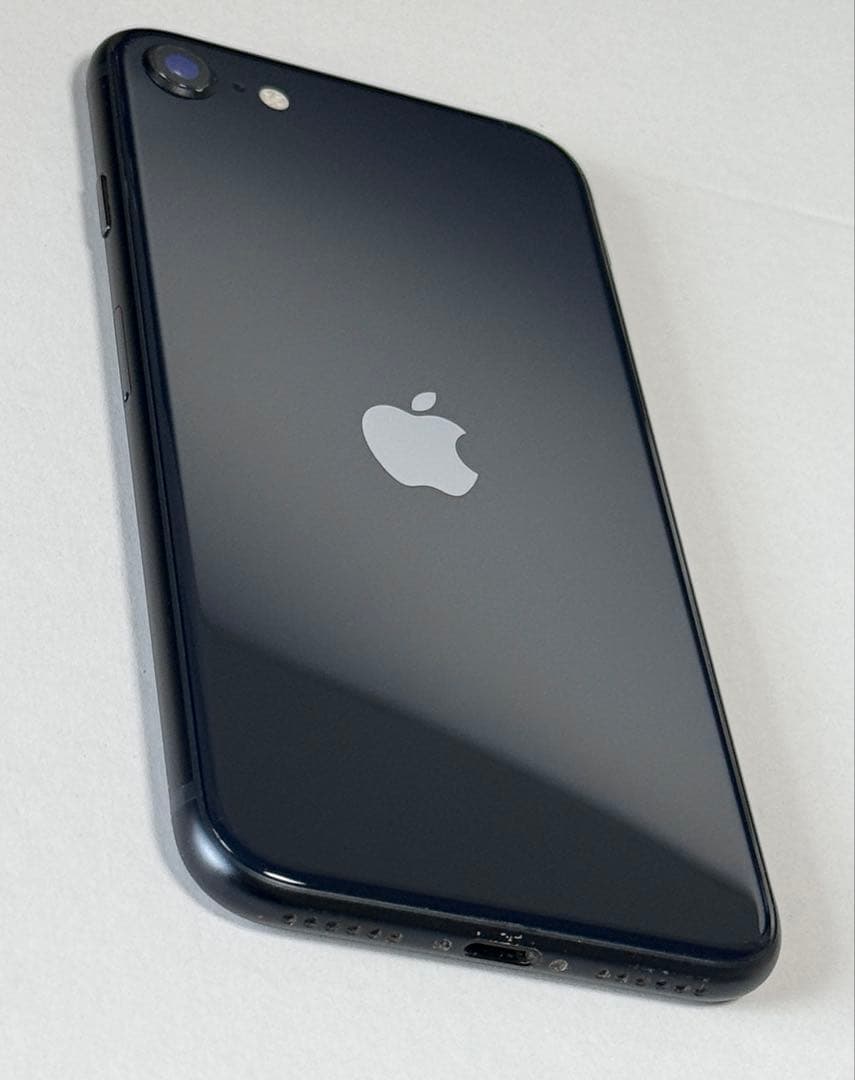 バッテリー最大容量95%　iPhone SE 第3世代 64GB ミッドナイト