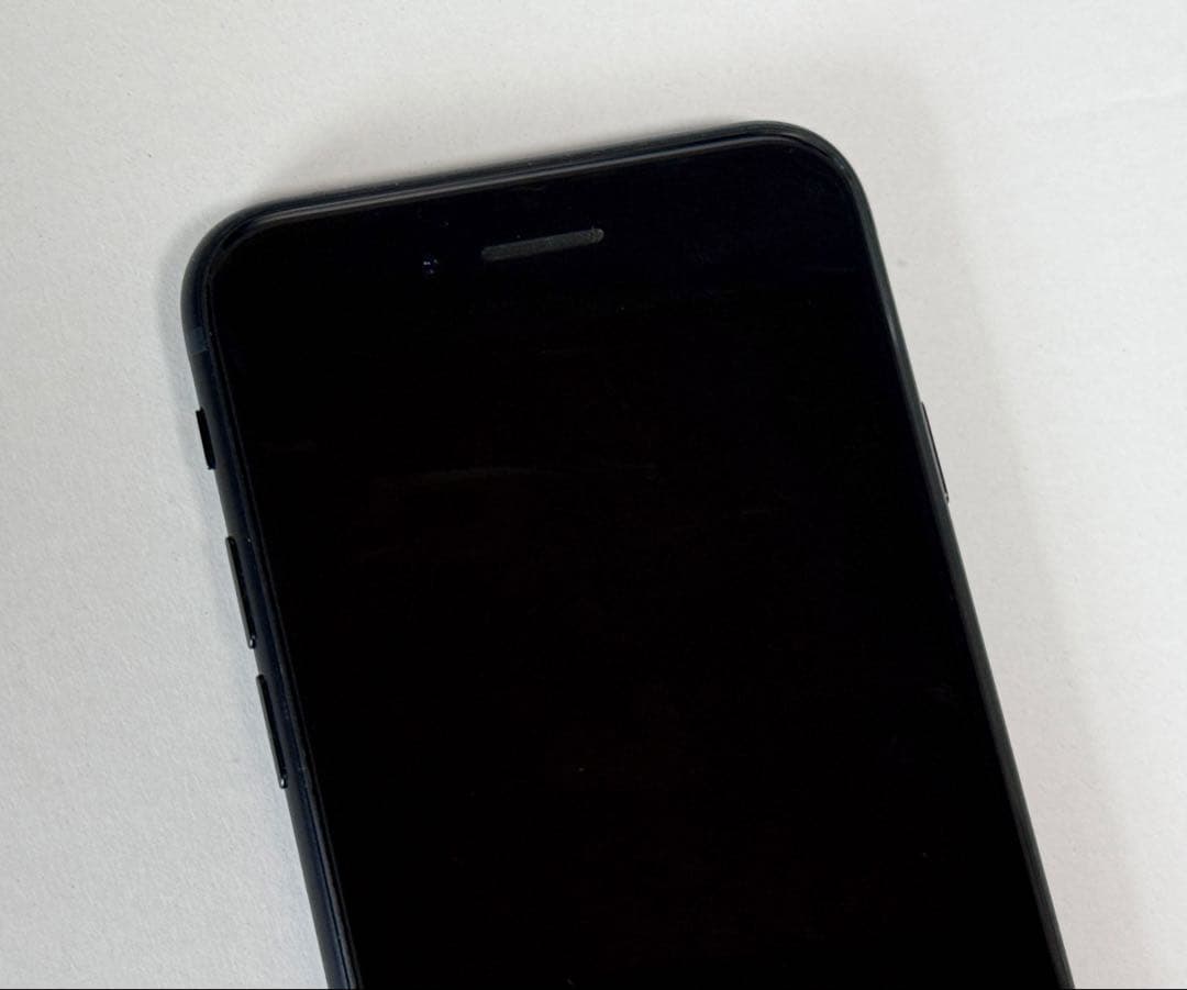 バッテリー最大容量95%　iPhone SE 第3世代 64GB ミッドナイト