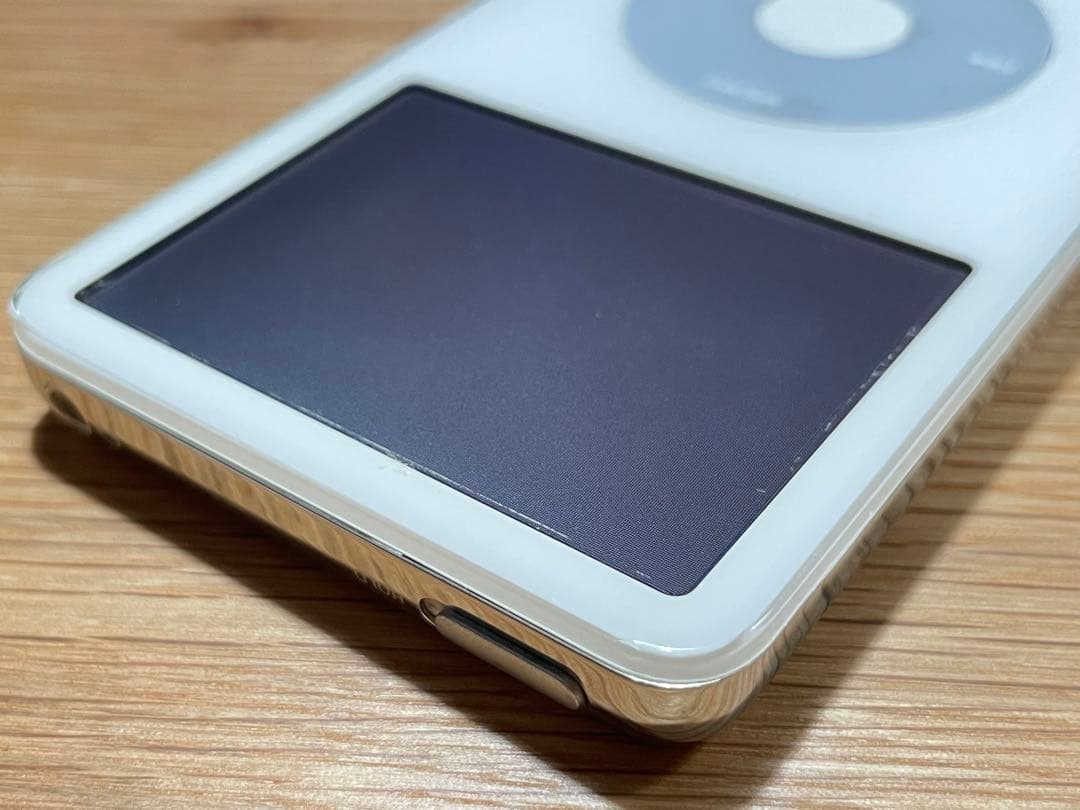 Apple iPod classic 30GB ケース付 MA002J