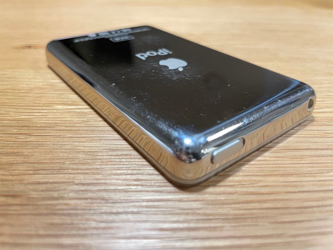 Apple iPod classic 30GB ケース付 MA002J