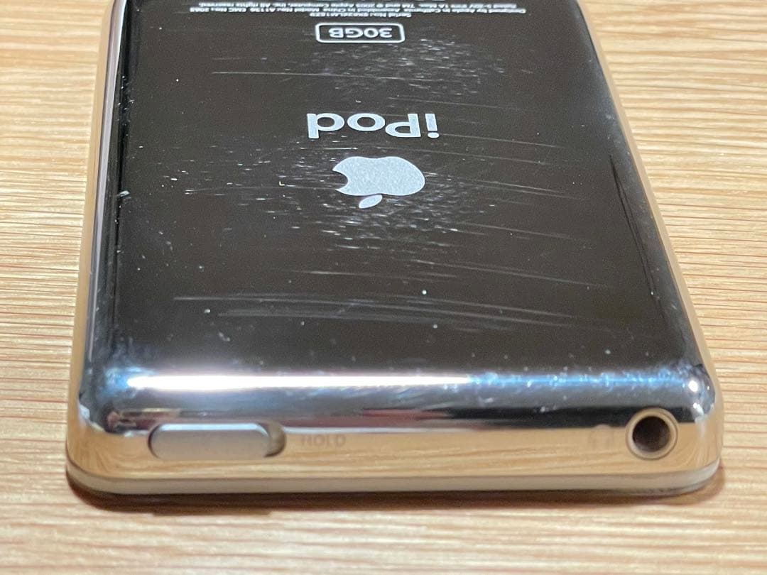 Apple iPod classic 30GB ケース付 MA002J