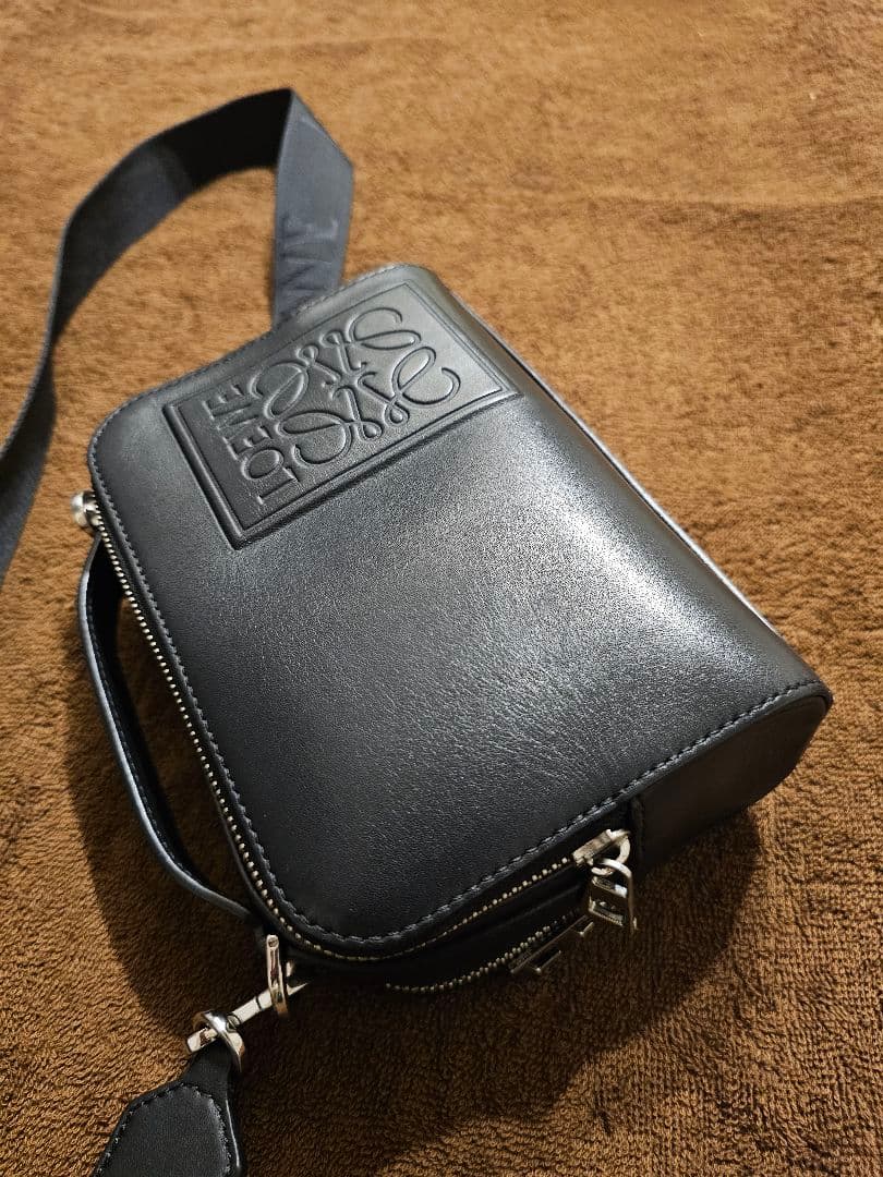 ロエベ　LOEWE ブラック ショルダーバッグクロスボディ カメラバッグミニ美品