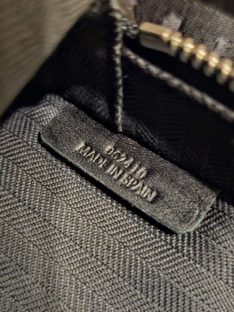 ロエベ　LOEWE ブラック ショルダーバッグクロスボディ カメラバッグミニ美品