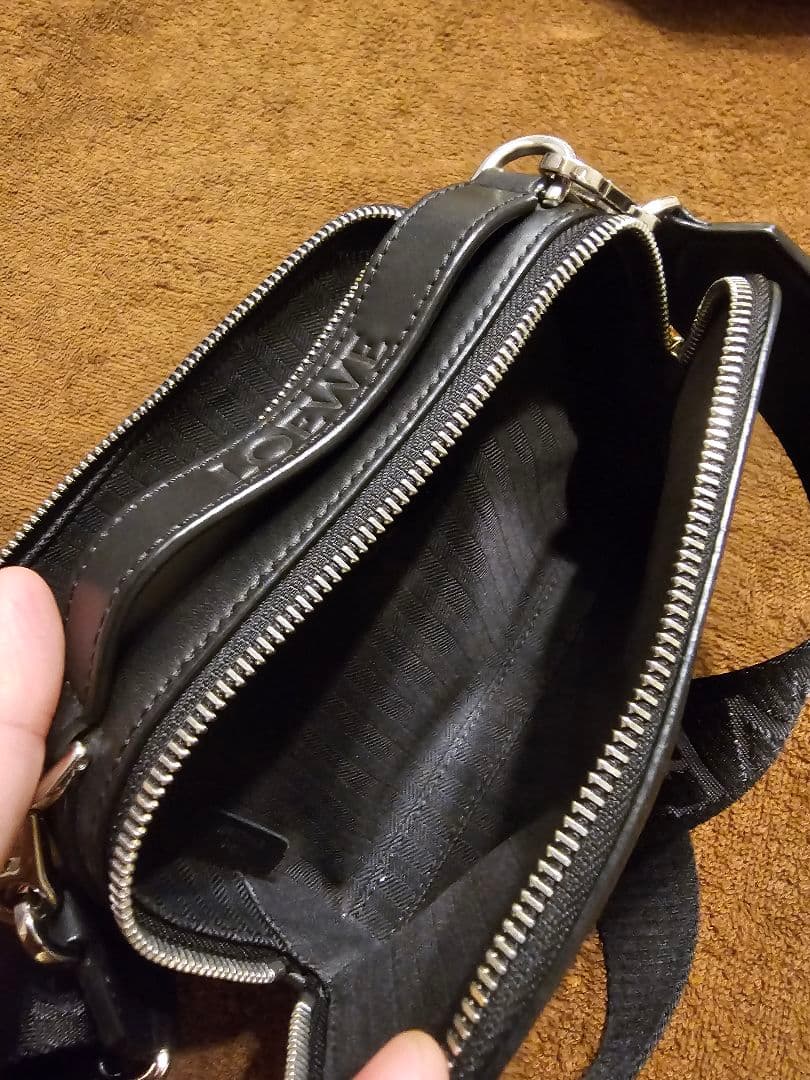 ロエベ　LOEWE ブラック ショルダーバッグクロスボディ カメラバッグミニ美品
