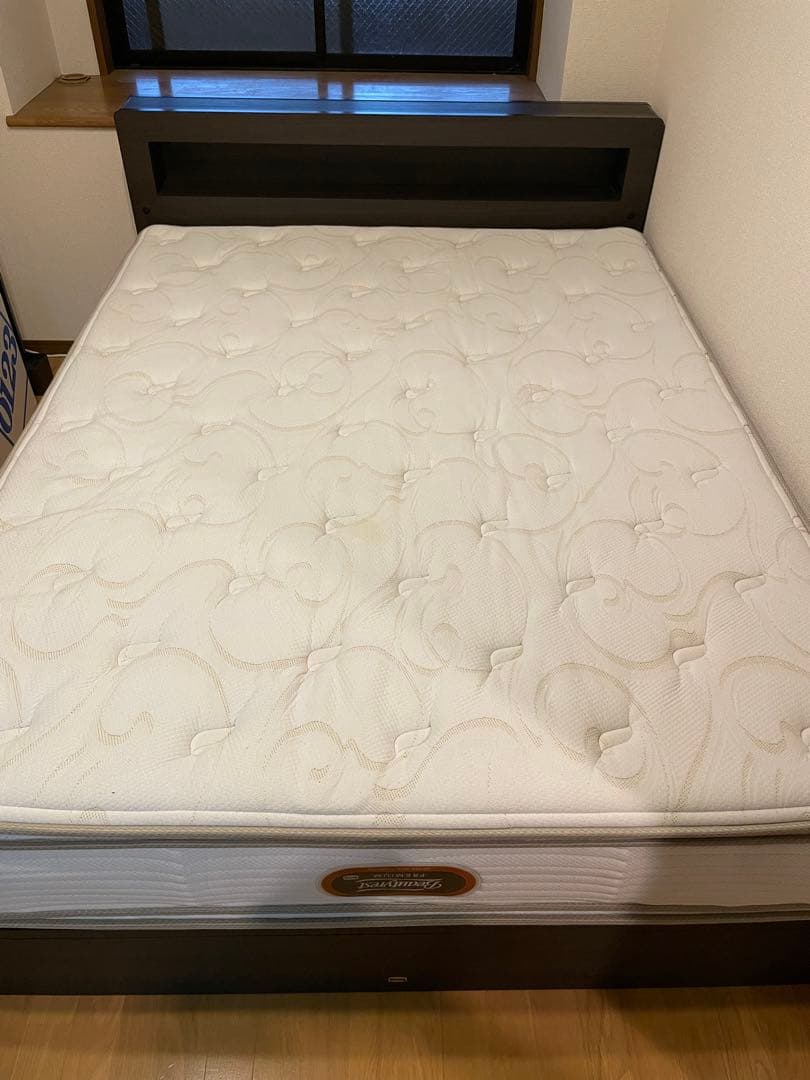 ★だびど★　シモンズ　クイーン　ベッドフレーム ライト電源ポート付き