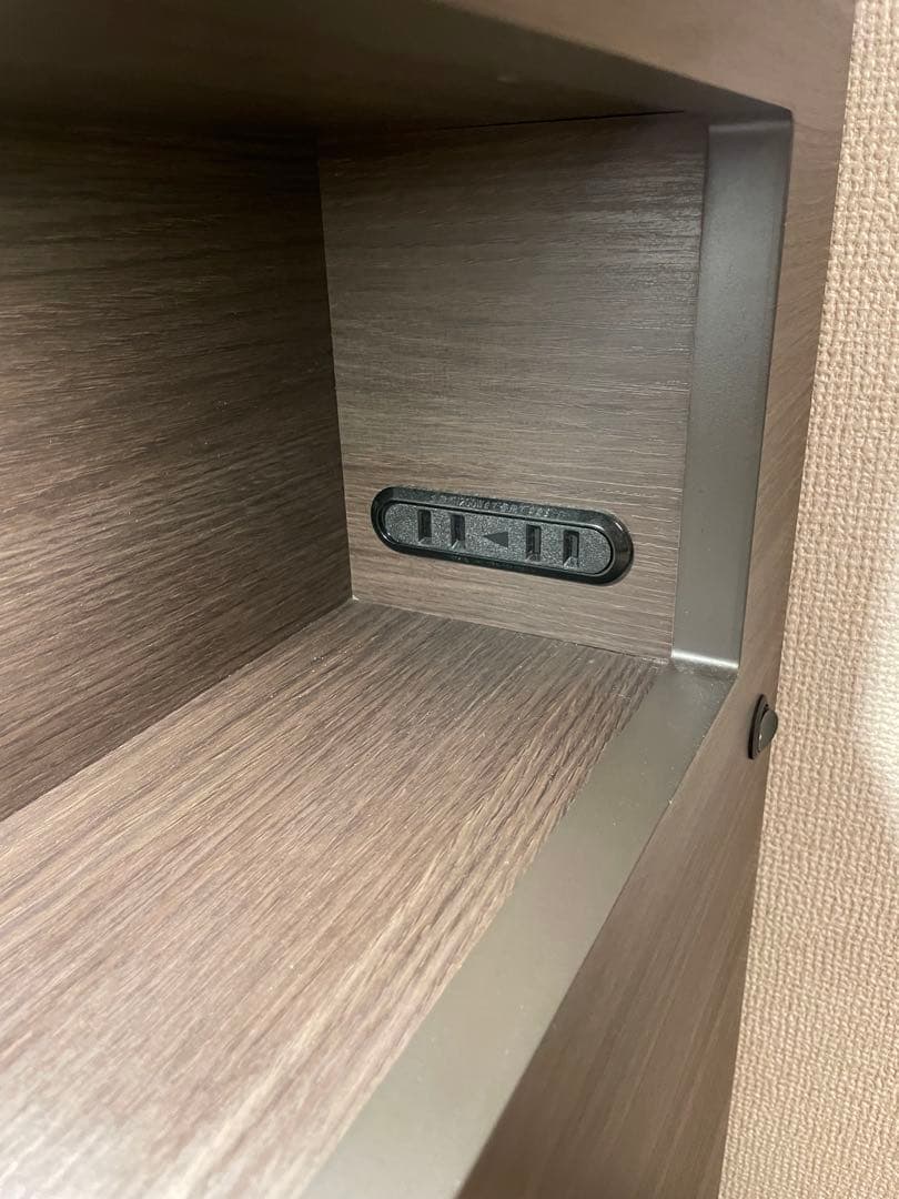 ★だびど★　シモンズ　クイーン　ベッドフレーム ライト電源ポート付き