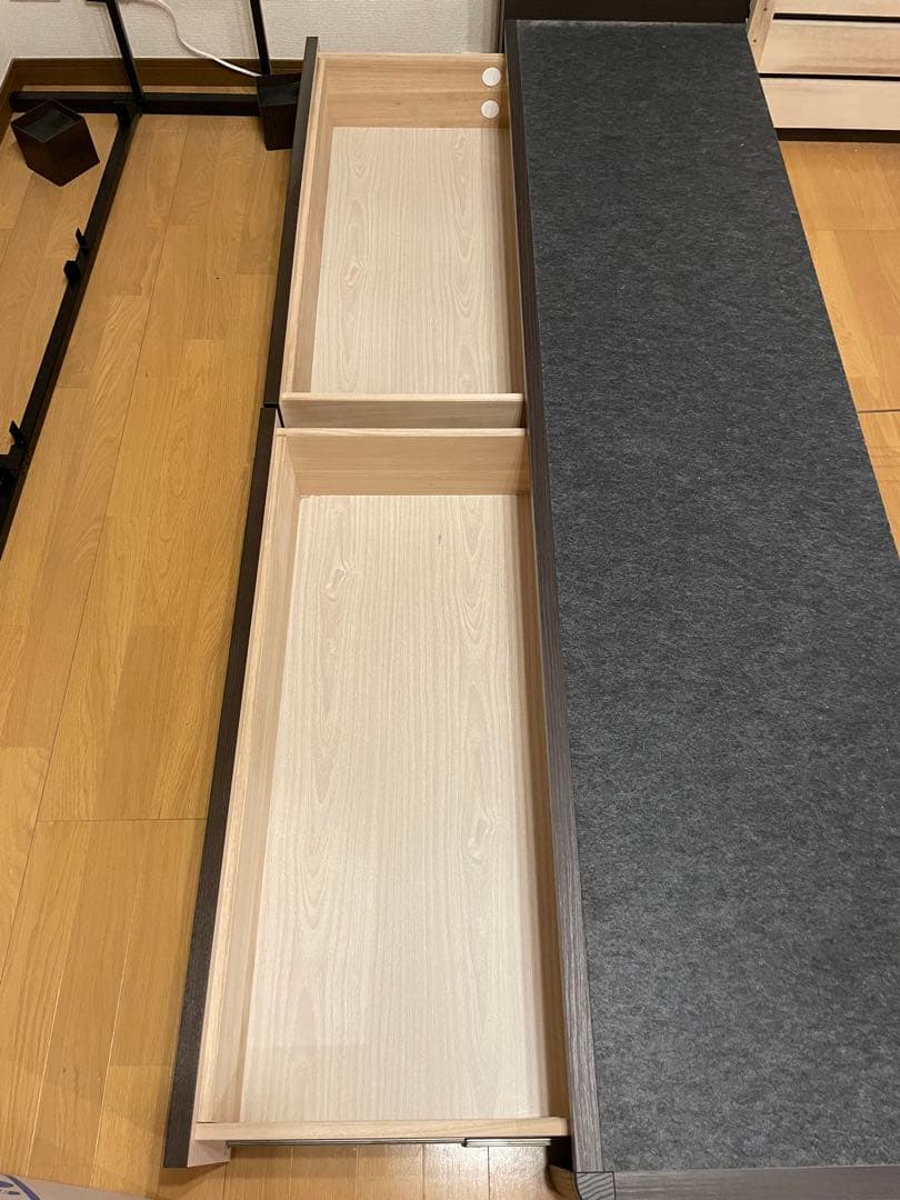 ★だびど★　シモンズ　クイーン　ベッドフレーム ライト電源ポート付き