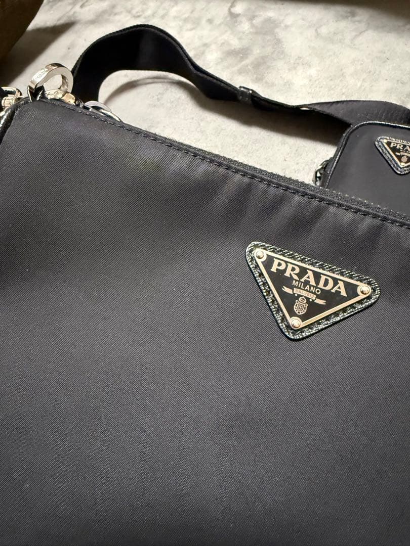 PRADA Re-Nylon xサフィアーノレザー ショルダーバッグ