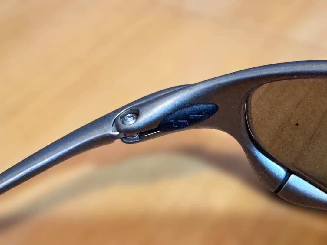 B*E様 【希少個体】Oakley Julietサングラス 偏光レンズ歪みなく入