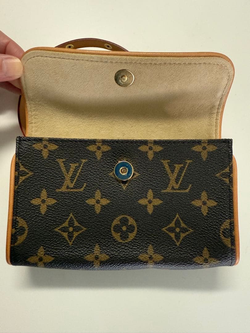 やまちゃん　Louis Vuitton モノグラム ボディバッグ