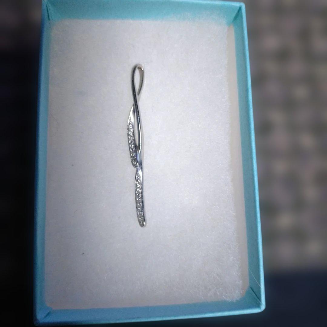 0.12 k18WGの刻印　ネックレストップ