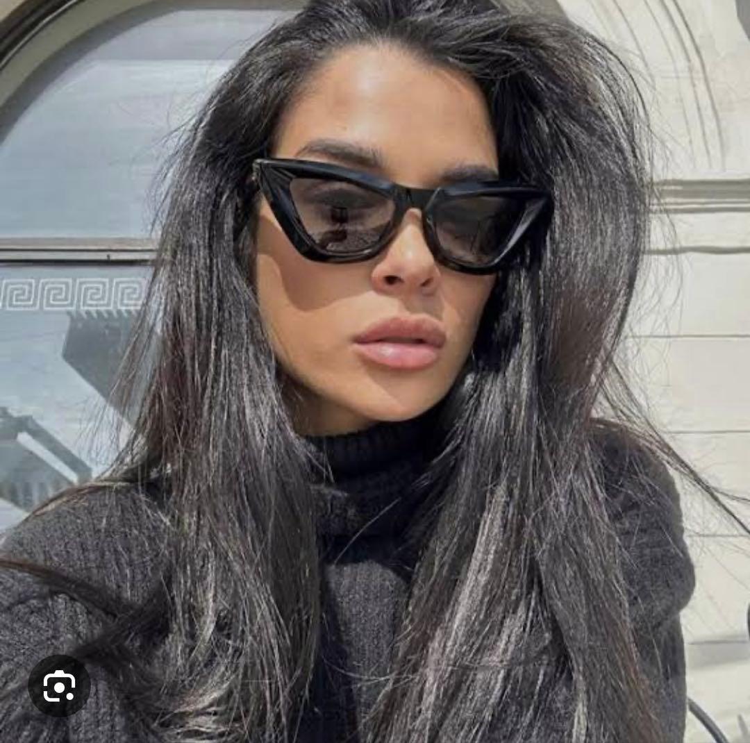 BOTTEGA VENETA オレンジ キャットアイ サングラス