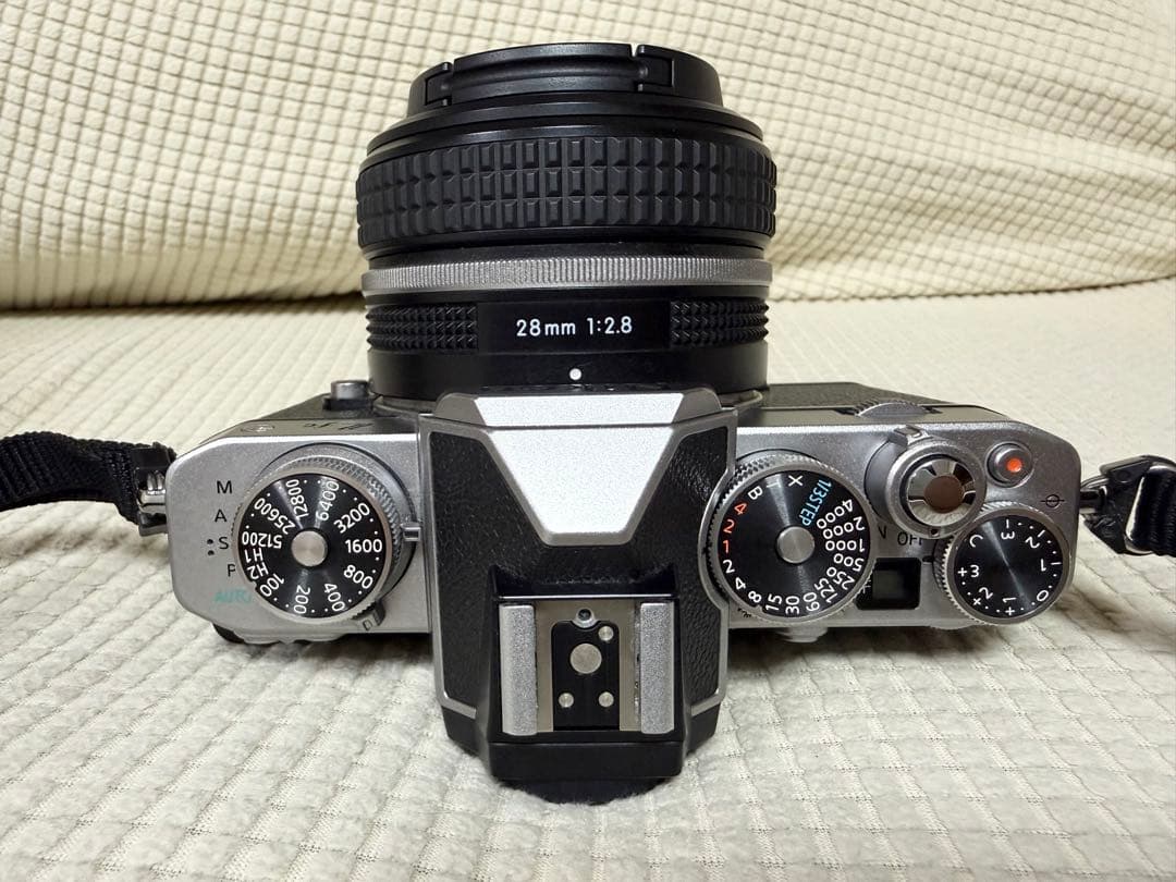 Nikon Z fc 一眼レフカメラ 28mmレンズ付き