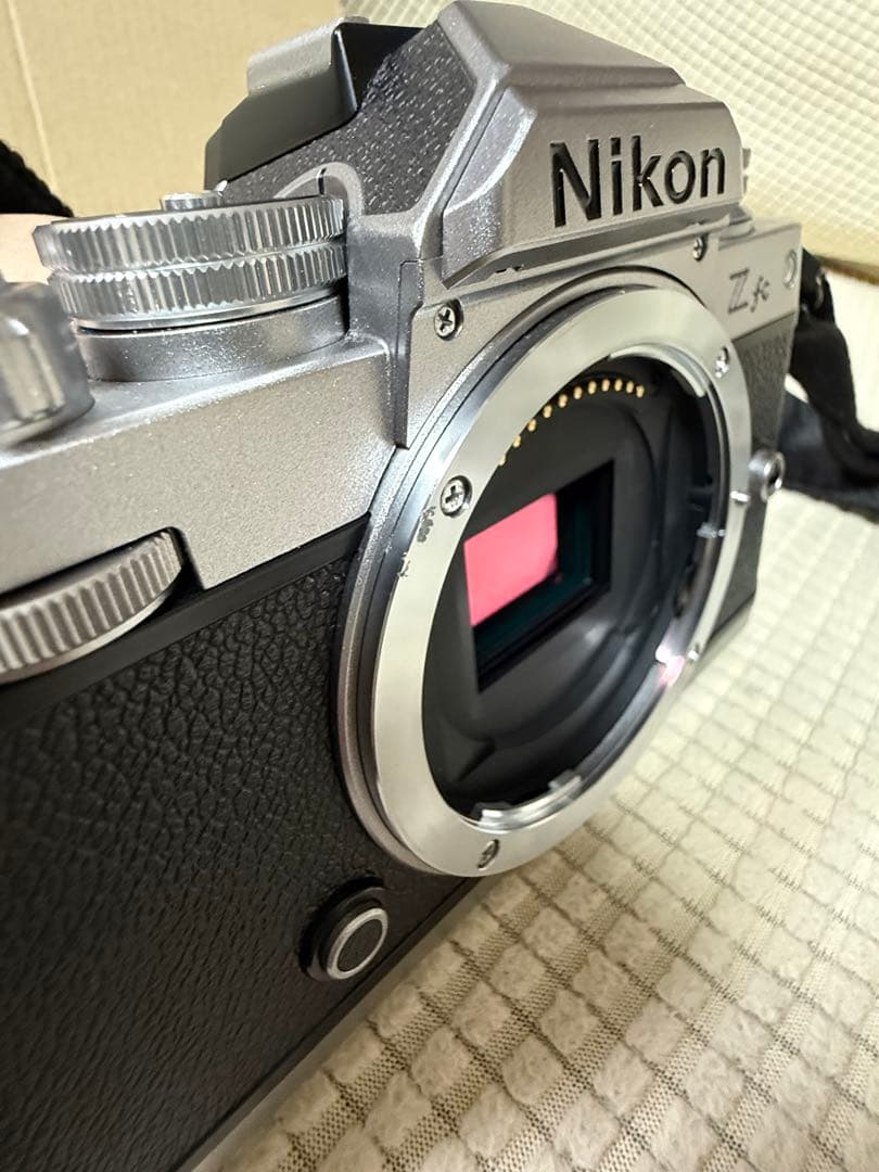 Nikon Z fc 一眼レフカメラ 28mmレンズ付き