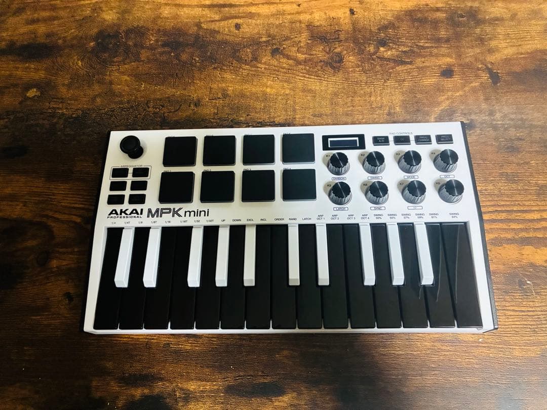AKAI MPK mini ホワイト