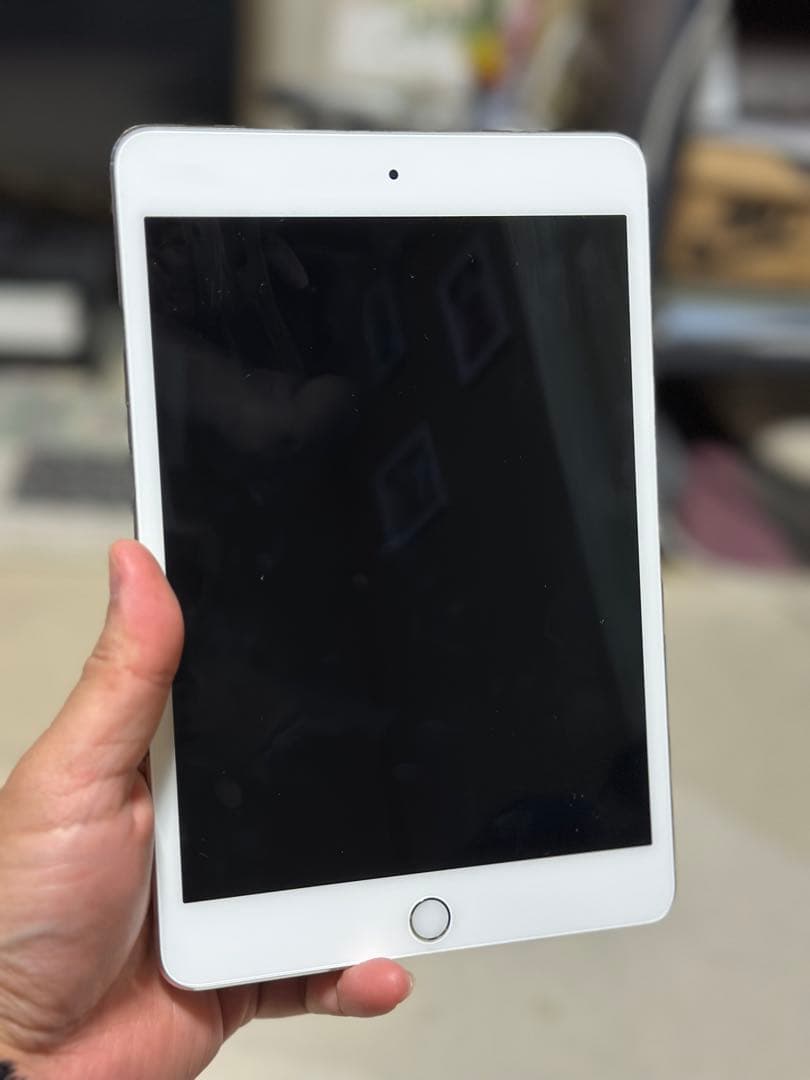 Apple iPad mini 4 128GB ホワイト Wi-Fi