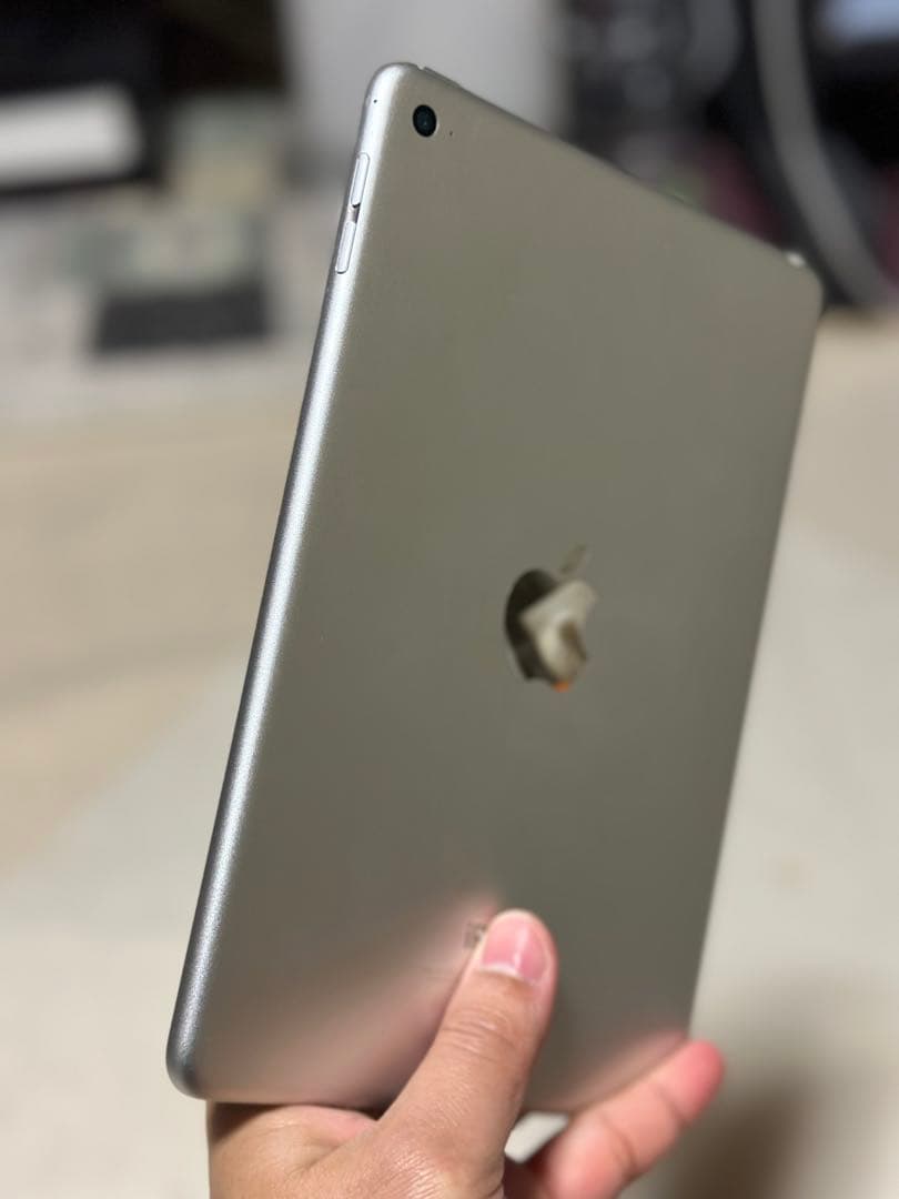 Apple iPad mini 4 128GB ホワイト Wi-Fi