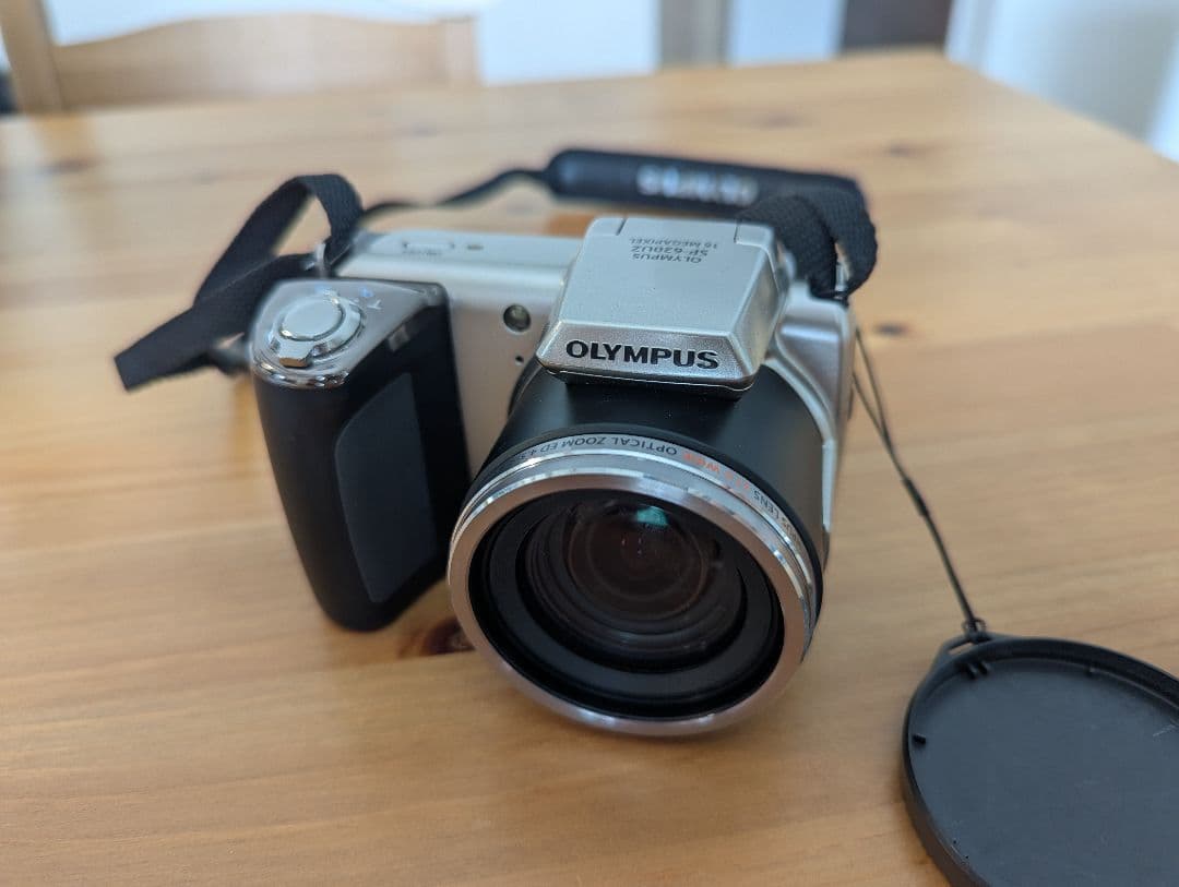 OLYMPUS SP-620UZ コンパクトデジタルカメラ シルバー