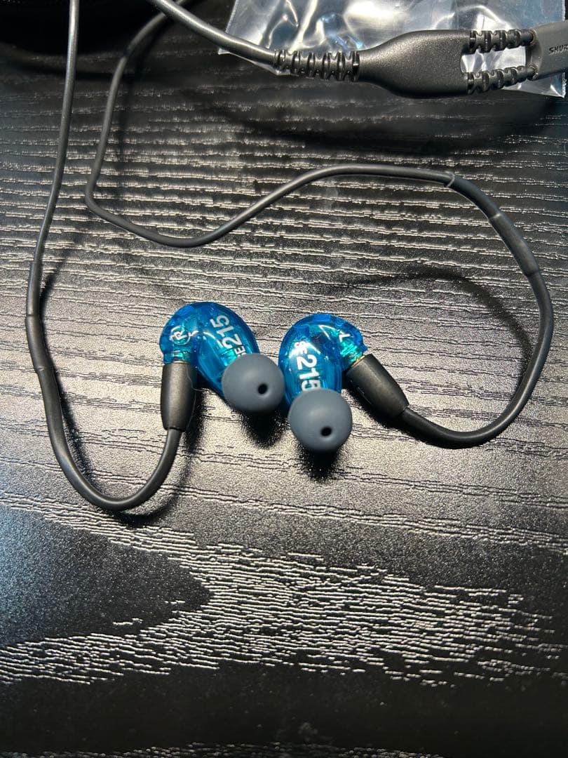 SHURE SE215 SPECIAL EDITION イヤホン